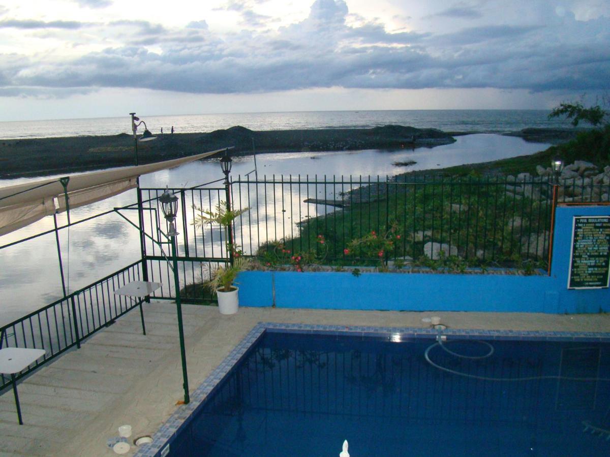 Tagudan Kubo Garden Hotel Tagudin Екстер'єр фото